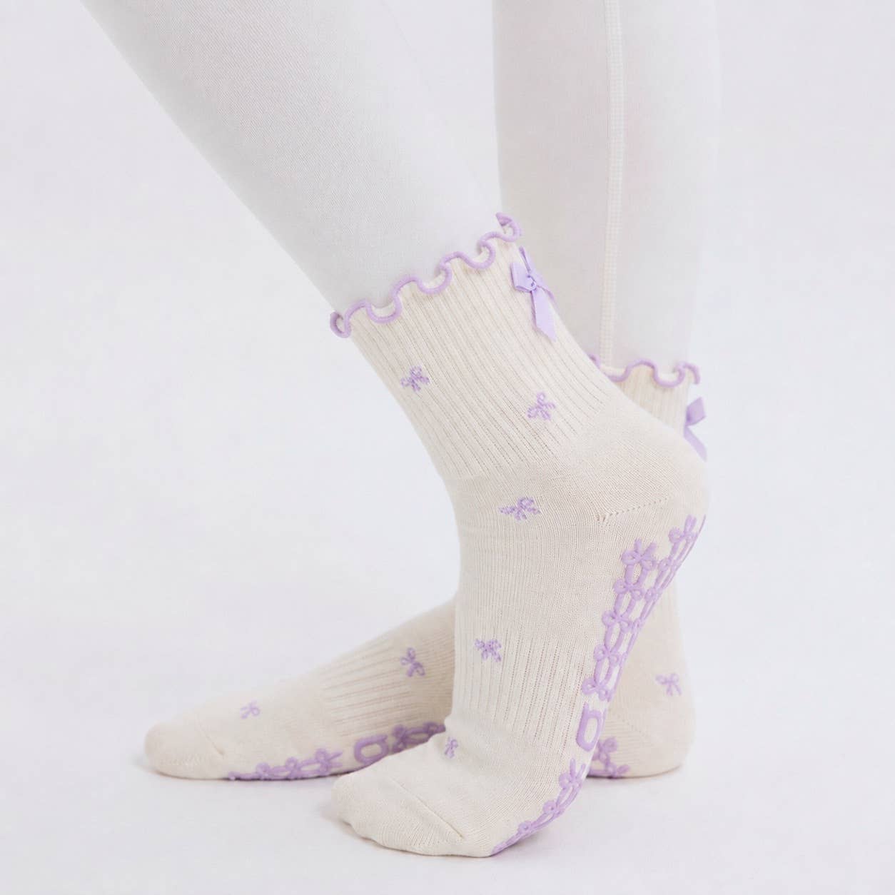 Lavender Bow Pattern Grip Sock Non-Slip Pilates & Barre Sock